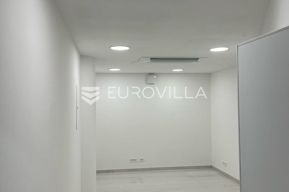 Poslovni prostor Na prodaju -  Pula