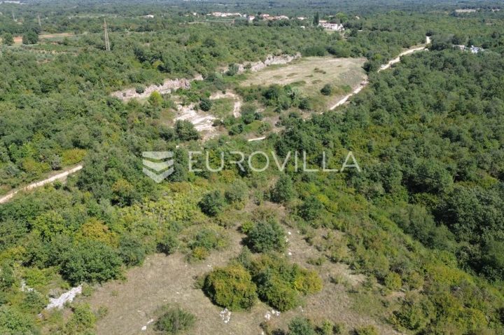 Parcela na predaj 6804 m² – Perci