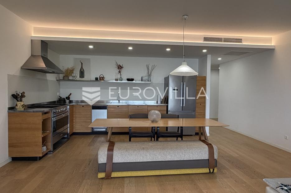 Flat For sale -  Split