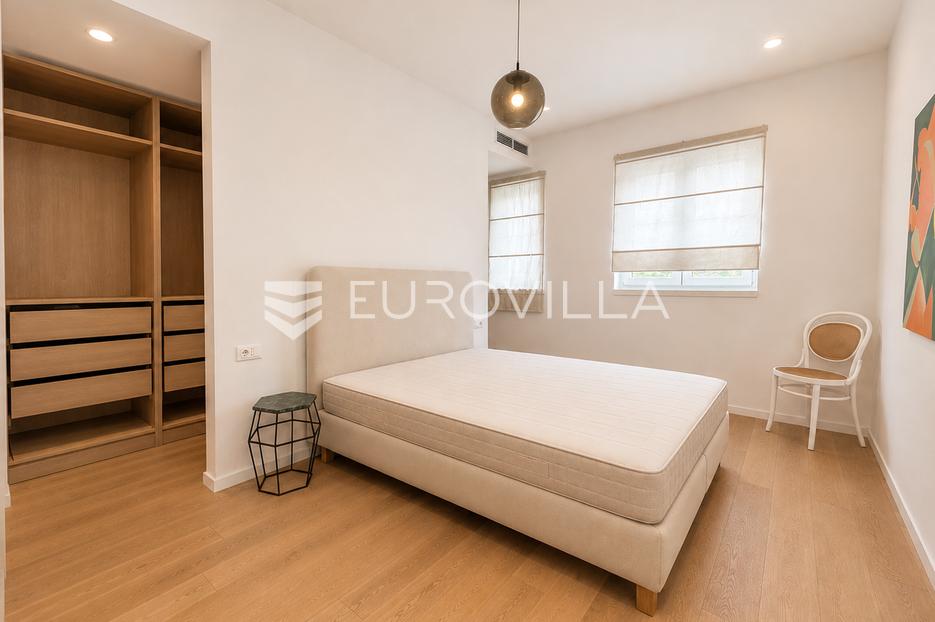 Flat For sale -  Split