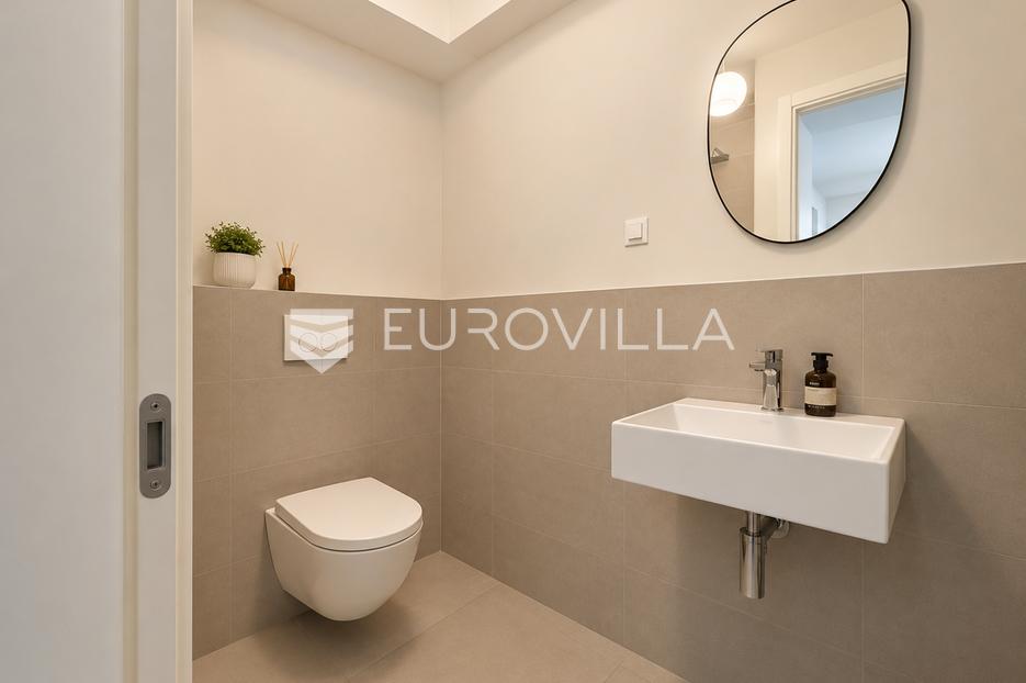 Flat For sale -  Split