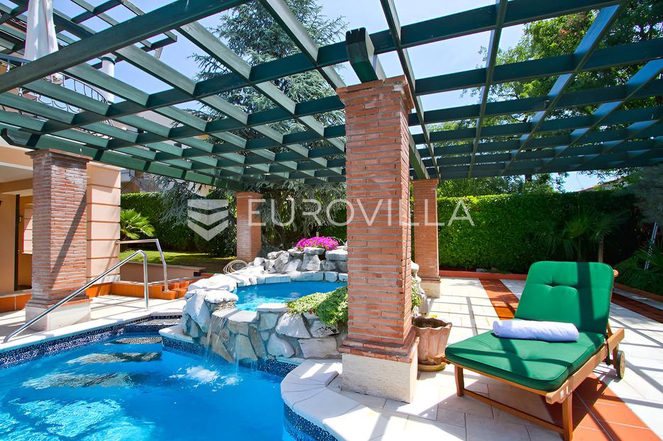 Casa In vendita -  Poreč
