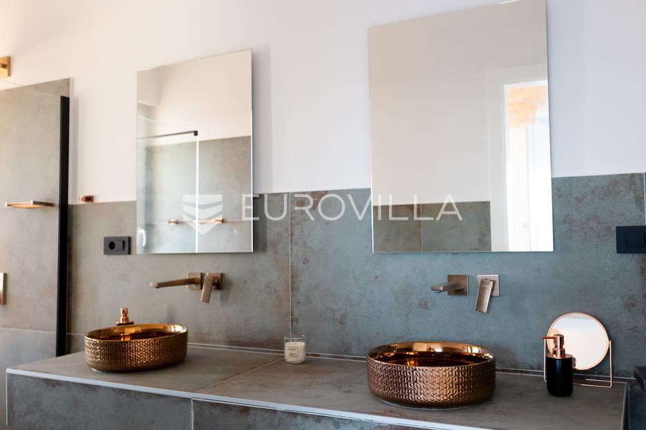 House For sale -  Marina