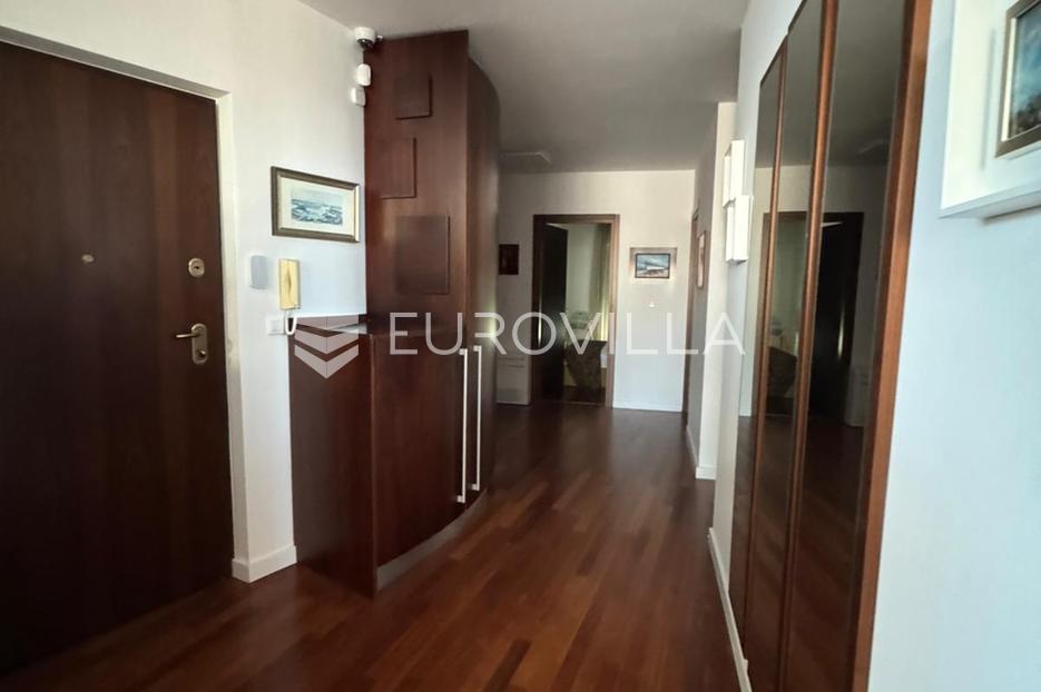 Apartma Na predaj -  Bol