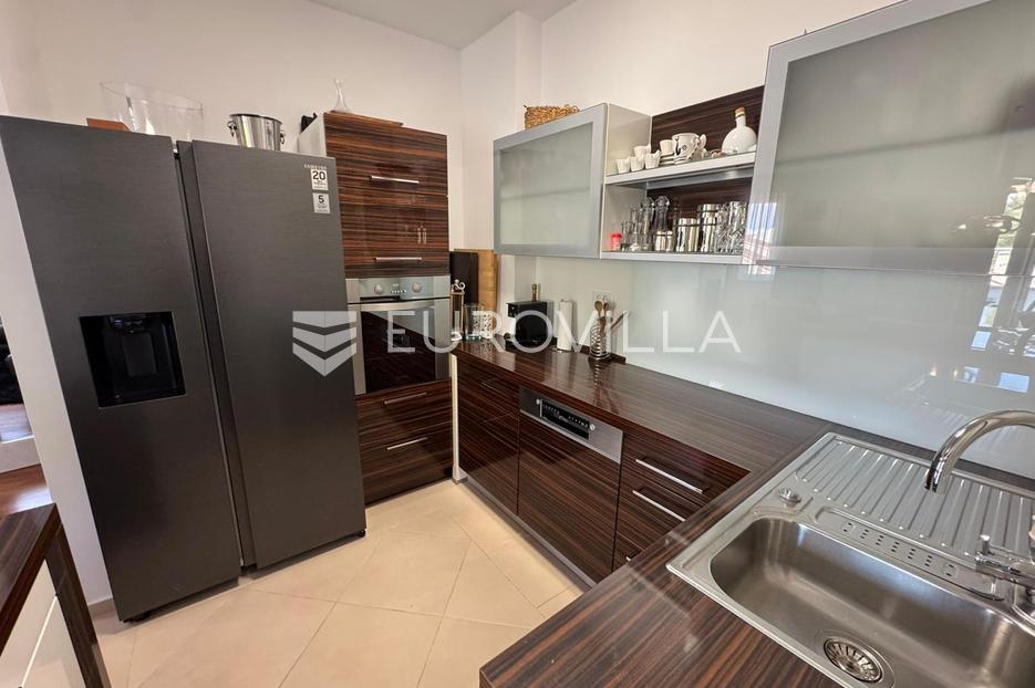 Apartma Na predaj -  Bol