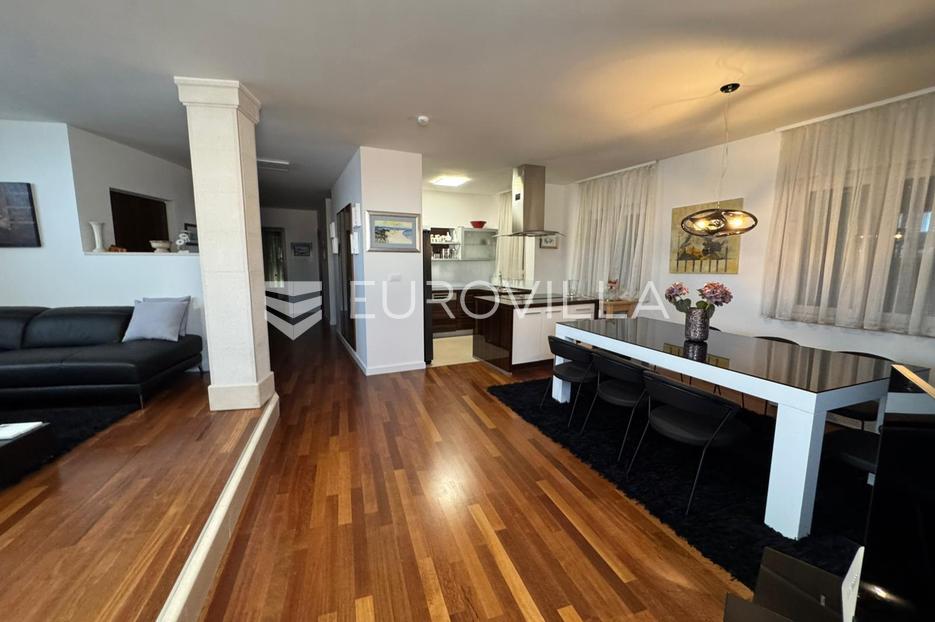 Apartma Na predaj -  Bol