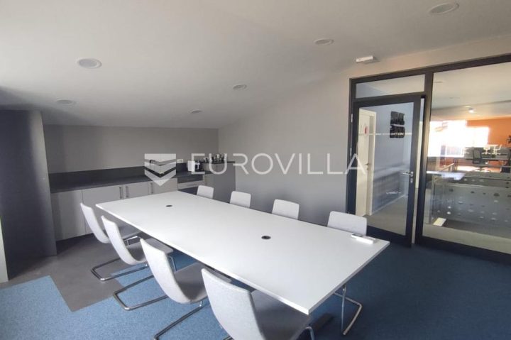 Komerčné na predaj 603 m² – Zalužje