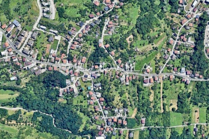 Pozemek na prodej 3433 m² – Bijenik
