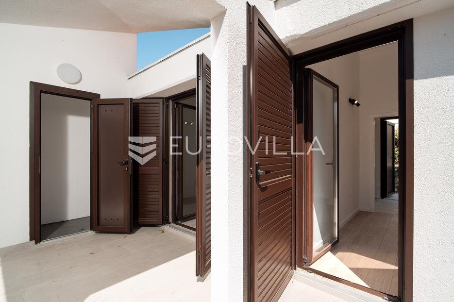House For sale - Zadarska Kolan