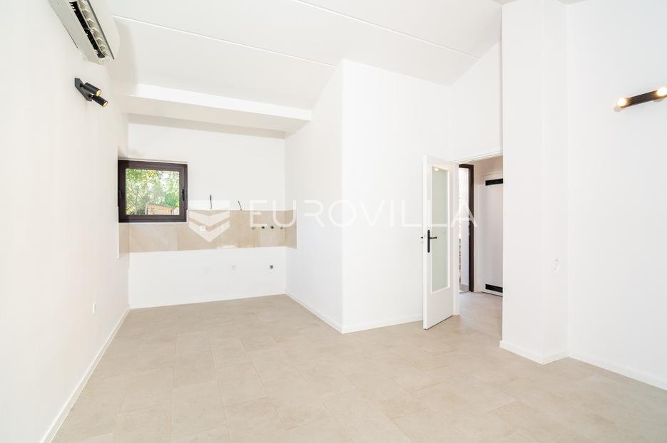 House For sale - Zadarska Kolan