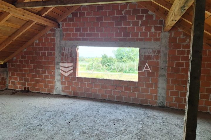 Casa in vendita 500 m² – Udbinja