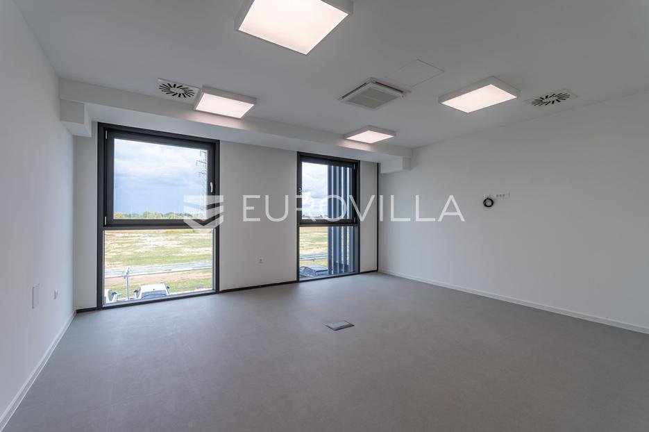 Business premises For rent - Varaždinska Gornji Kneginec