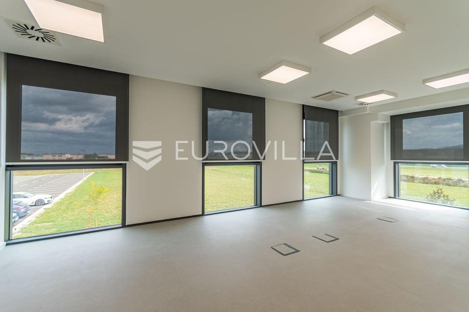 Business premises For rent - Varaždinska Gornji Kneginec