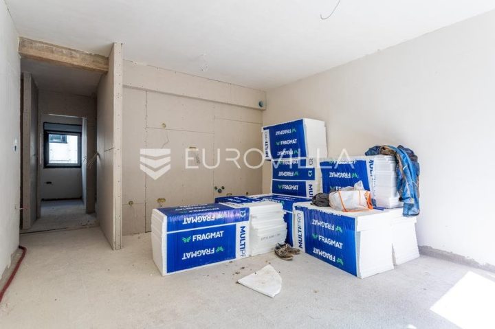 Apartmán Na predaj - Splitsko-dalmatinska Podstrana - foto 3/4