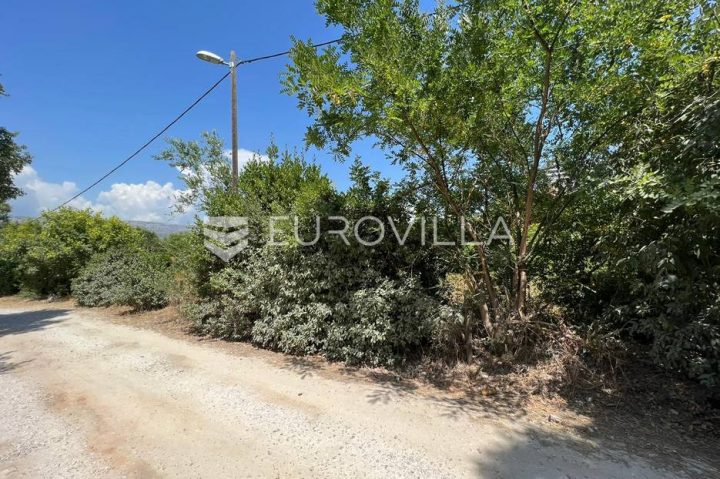 Land for sale 1756 m² – Špinut