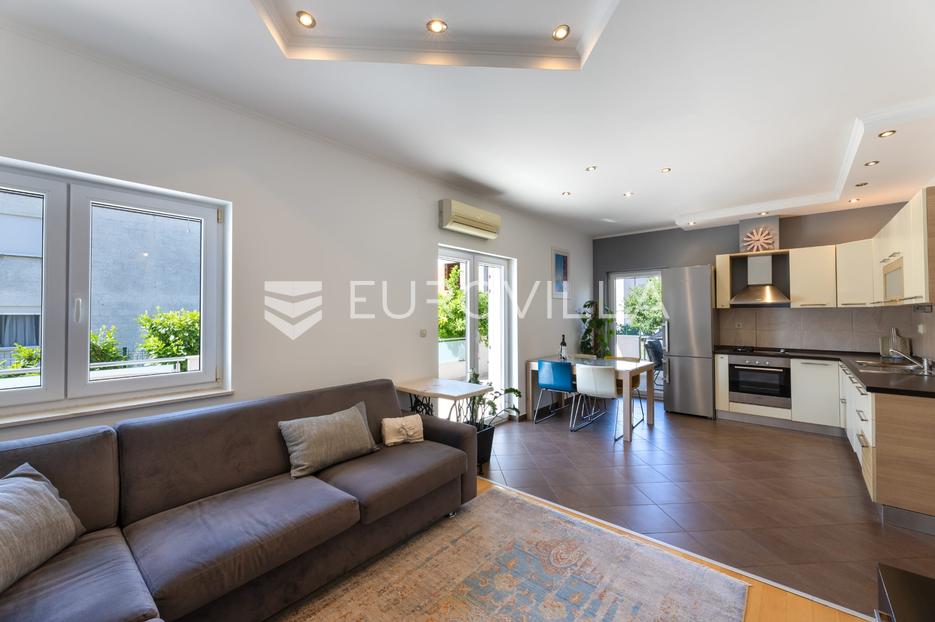 Flat For sale - Splitsko-dalmatinska Kaštela - foto 1/11