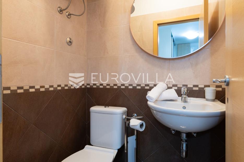 Flat For sale - Splitsko-dalmatinska Kaštela