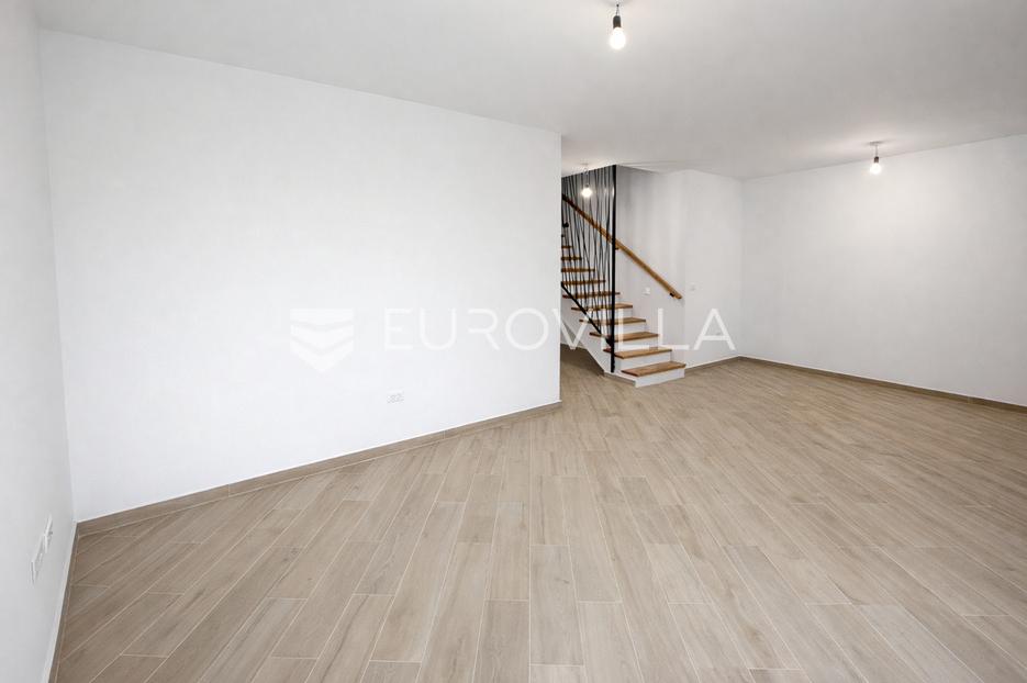 Apartma Na predaj -  Pag