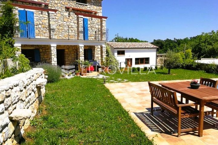 Casa in vendita 275 m² – Santalezi