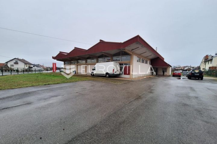 Business premises for sale 600 m² – Turanj