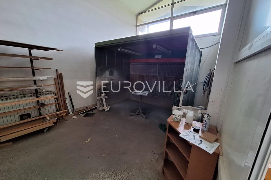 Poslovni prostor Na prodaju -  Karlovac