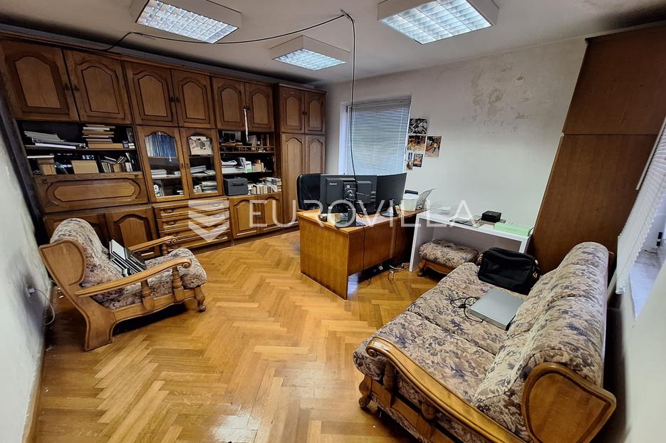 Poslovni prostor Na prodaju -  Karlovac