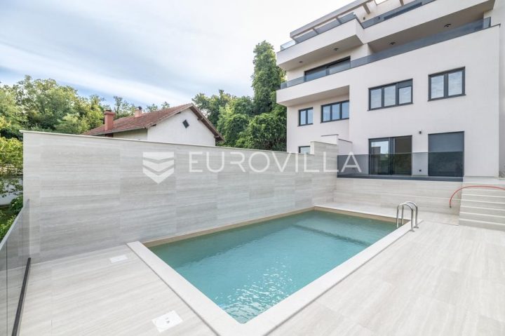 Appartamento in vendita 195 m² – Šestine