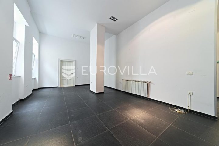 Flat for sale 200 m² – Gornji Grad / Centar