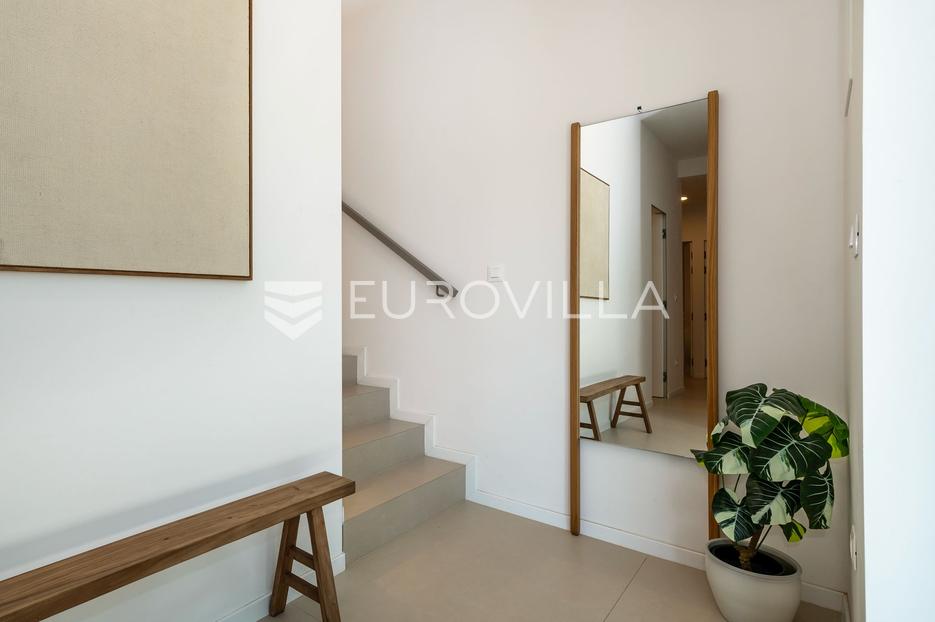 Casa In vendita -  Šibenik - Okolica