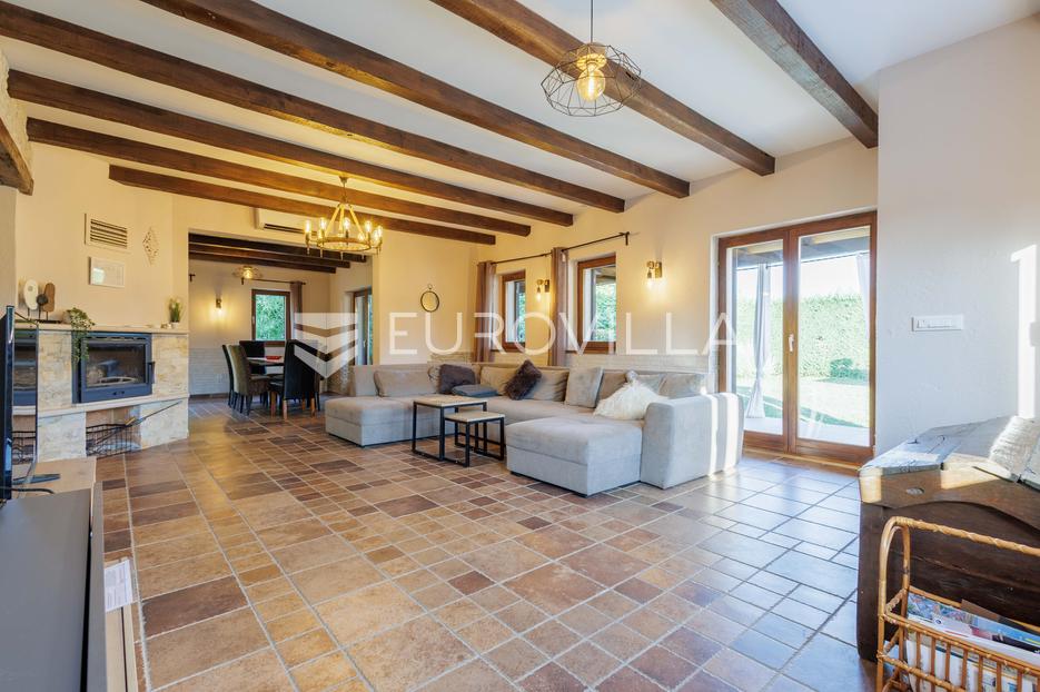 Casa In vendita -  Svetvinčenat