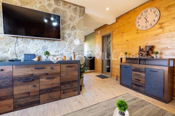 Dom na sprzedaż 190 m² – Otočac