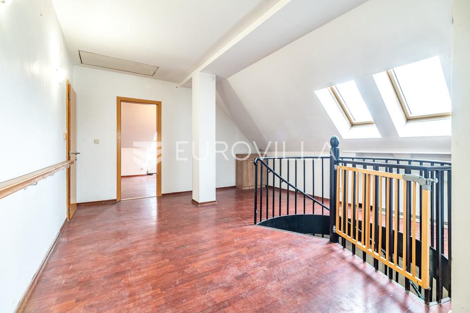 Casa In vendita -  Maksimir