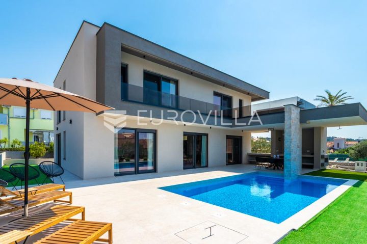 House for sale 283 m² – Brodarica