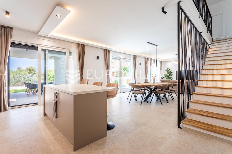 Casa In vendita -  Šibenik - Okolica