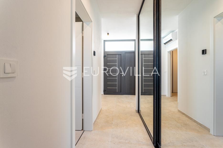 Casa In vendita -  Šibenik - Okolica