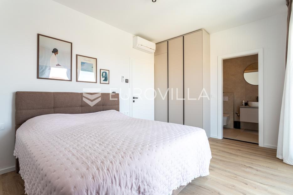 Casa In vendita -  Šibenik - Okolica