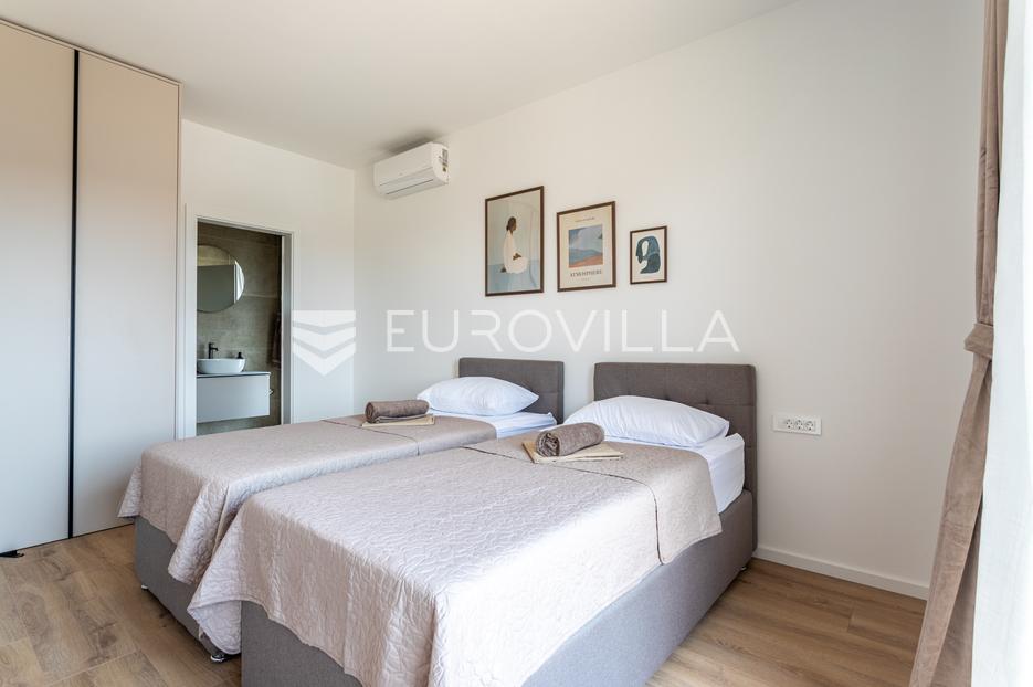 Casa In vendita -  Šibenik - Okolica