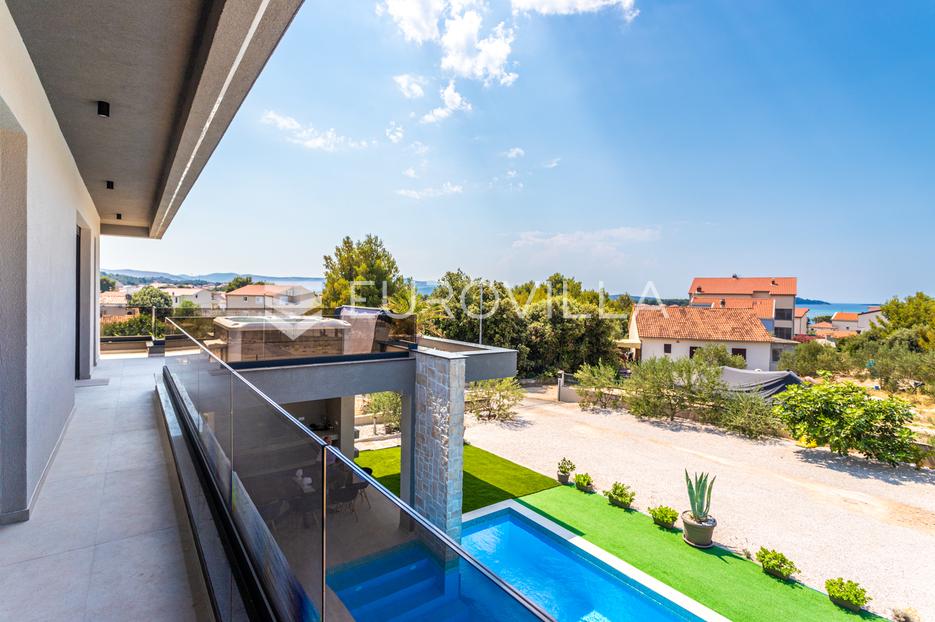 Casa In vendita -  Šibenik - Okolica