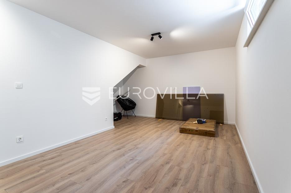 Casa In vendita -  Šibenik - Okolica