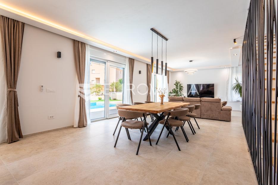 Casa In vendita -  Šibenik - Okolica