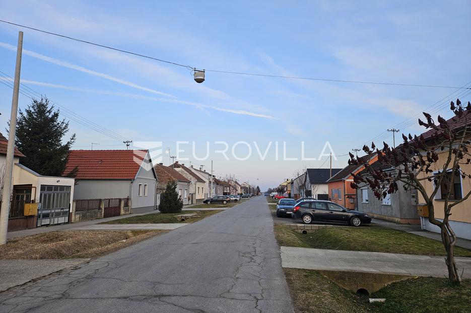 Hiša Na predaj - Osječko-baranjska čepin - foto 1/2