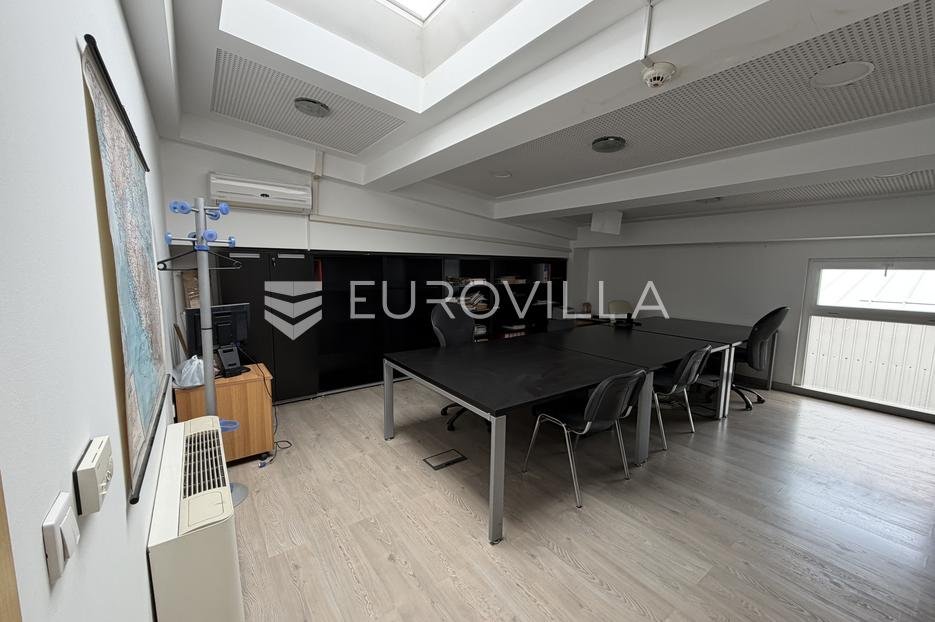 Locaux commerciaux À louer - Osječko-baranjska đakovo - foto 1/6