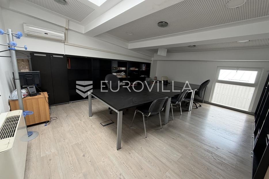 Locaux commerciaux À louer - Osječko-baranjska Đakovo
