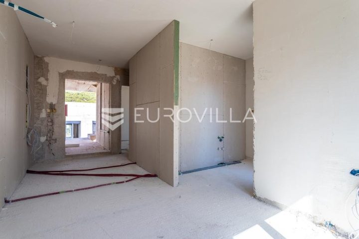 Apartmán Na predaj - Splitsko-dalmatinska Podstrana - foto 2/4