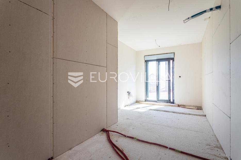 Apartmán Na predaj - Splitsko-dalmatinska Podstrana - foto 1/4