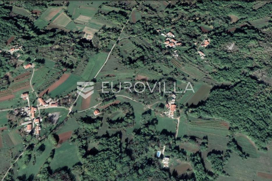 Parcela Na predaj Montovani