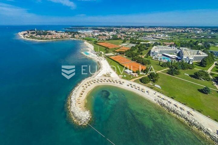 Działka na sprzedaż 3167 m² – Novigrad