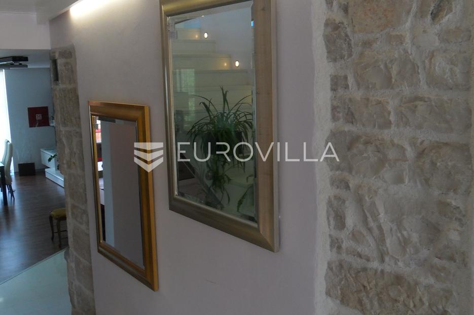 Kuća Na prodaju -  Buje