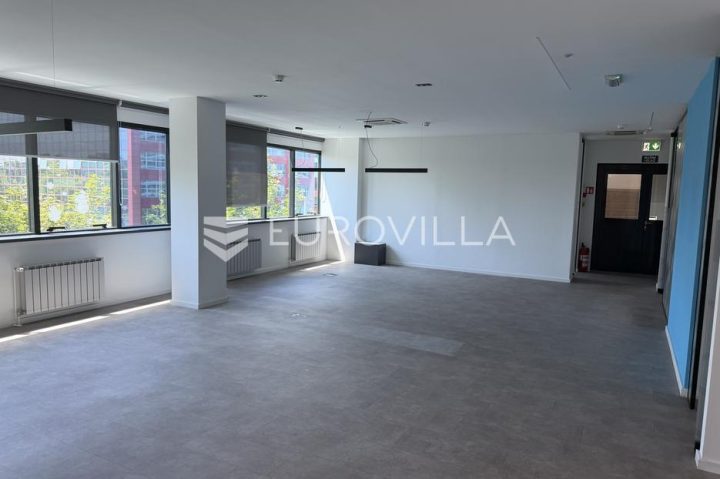 Gewerbefläche zu verkaufen 496 m² – Kanal