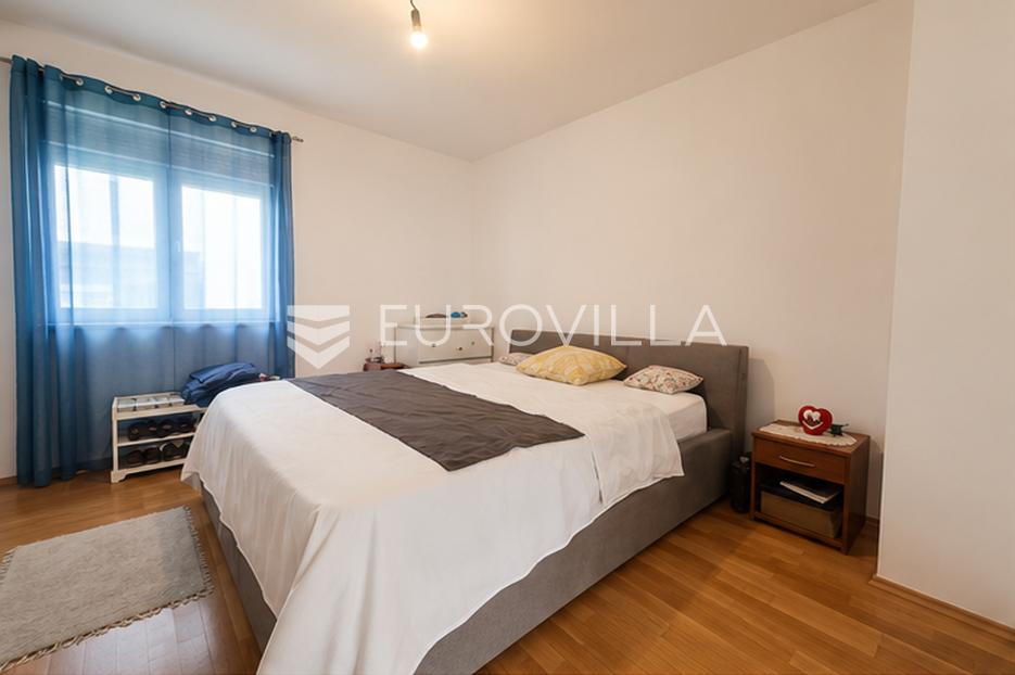 House For sale -  Vir